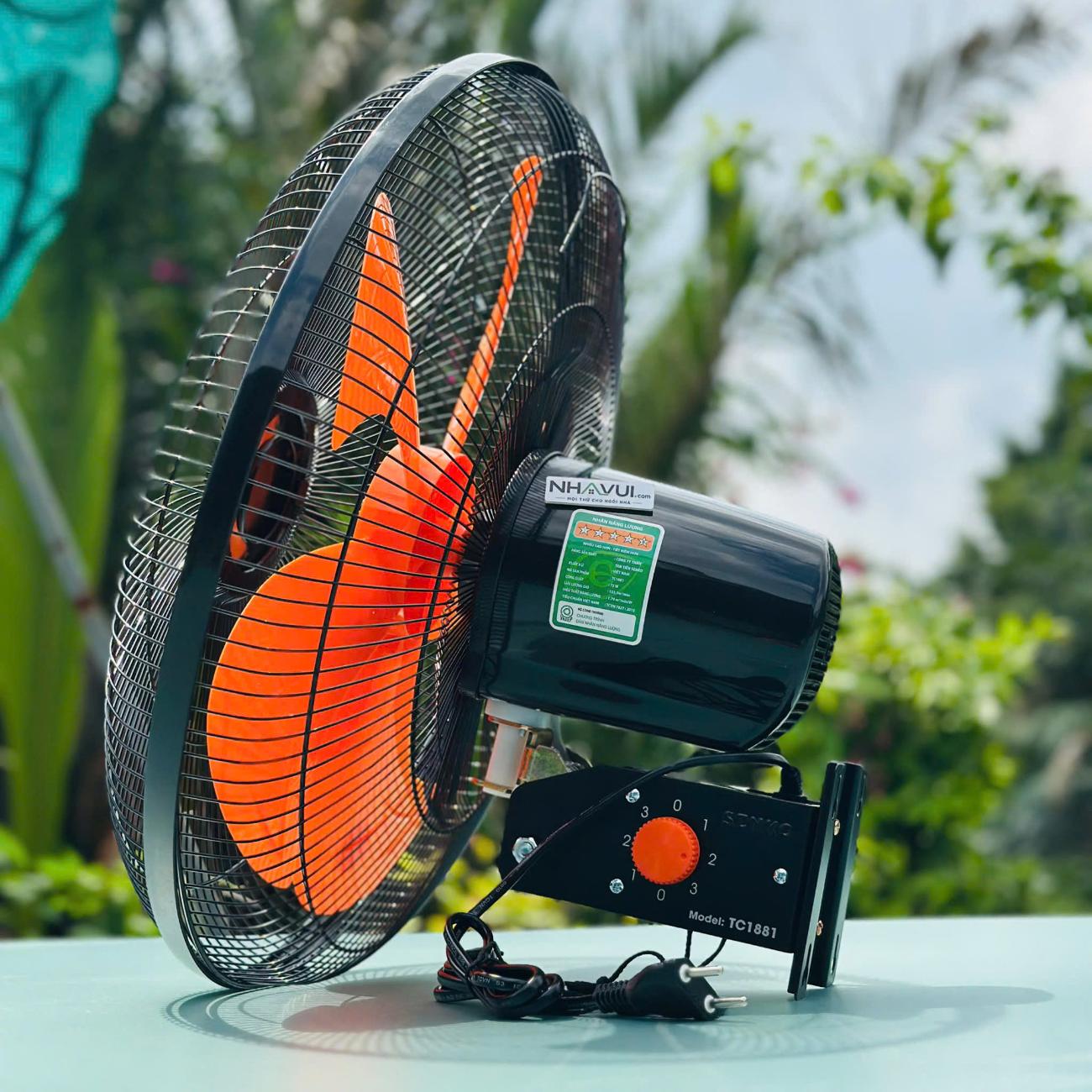 Quạt treo tường Senko TC1881 75W