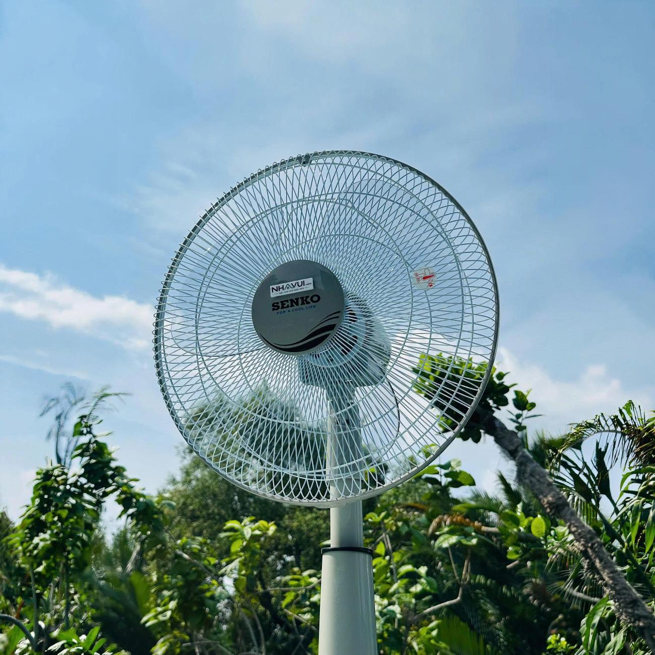 Quạt lửng ống nhựa Senko L1638 47W chỉnh chiều cao
