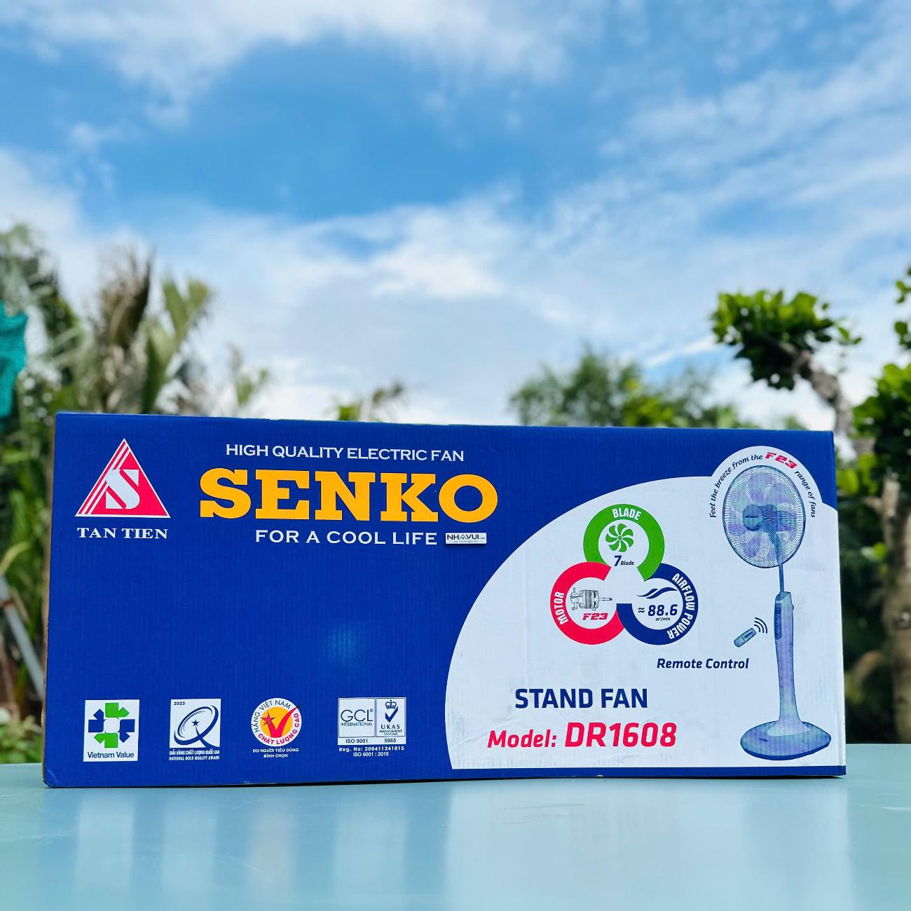 Quạt đứng điều khiển từ xa Senko DR1608 7 cánh 39cm