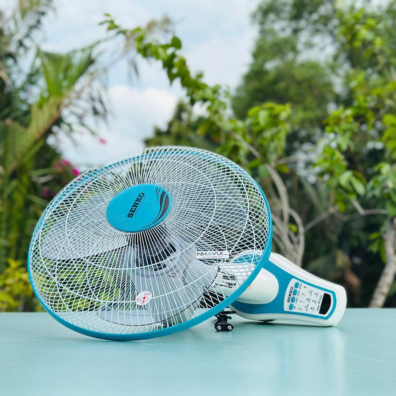 Quạt treo tường Senko TR1683 47W có remote điều khiển từ xa