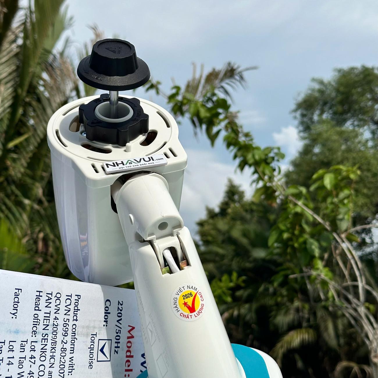 Quạt treo tường Senko TR1683 47W có remote điều khiển từ xa