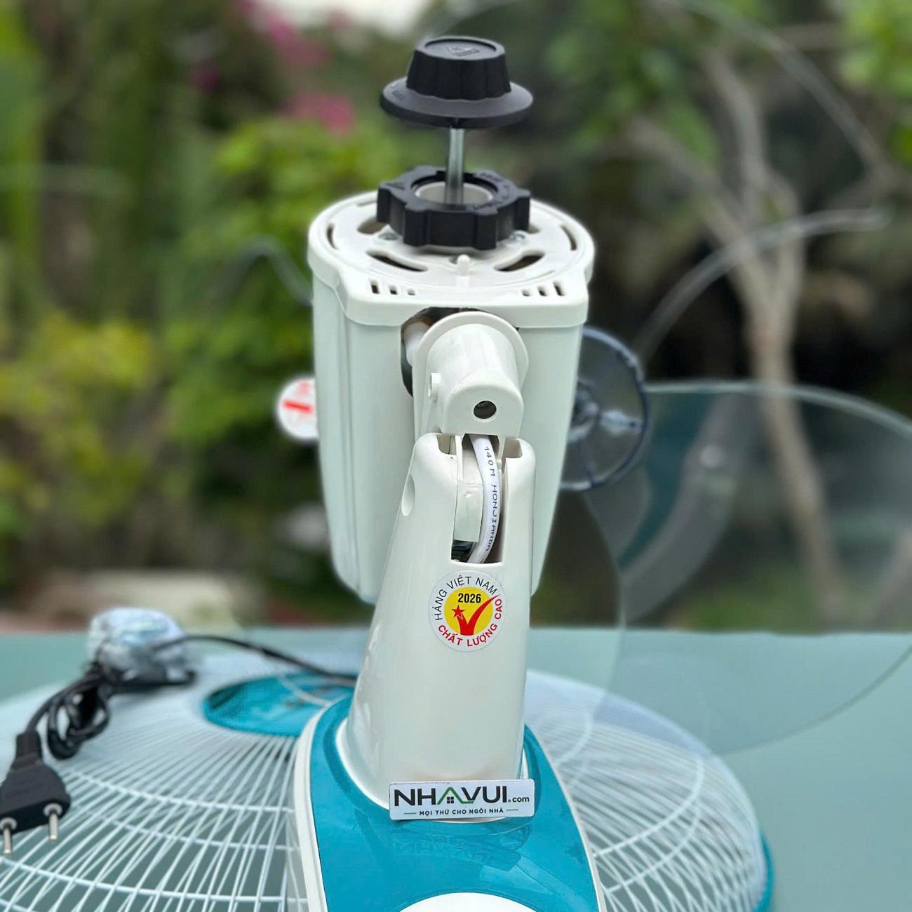 Quạt treo tường 2 dây Senko TC1626 47W cánh 39cm