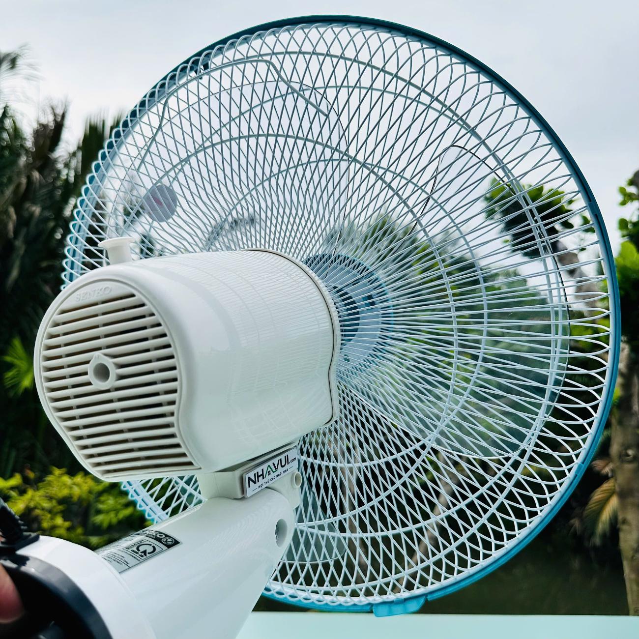 Quạt treo tường 1 dây Senko T1682 47W 3 tốc độ gió