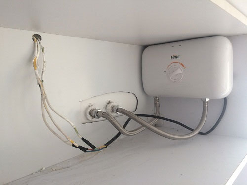 Bình nóng lạnh trực tiếp Ferroli RITA TM không bơm