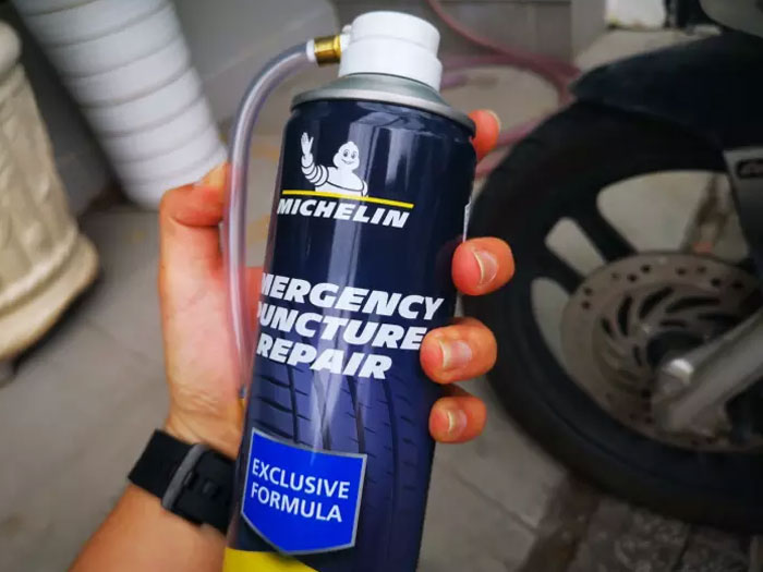 Chai vá lốp xe khẩn cấp Michelin 92423/32699 500ml