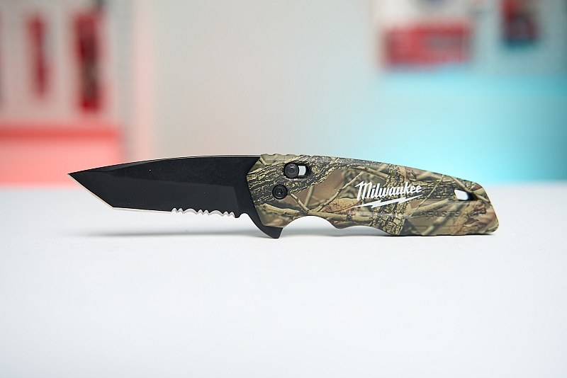 Dao gấp Milwaukee FASTBACK camo 48-22-1535 – dài 7,5 inch