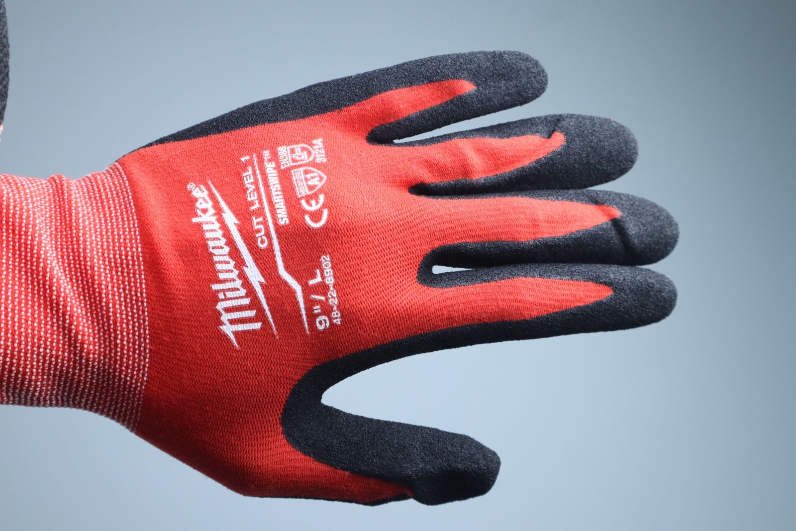 Găng tay chống cắt Milwaukee 48-22-8902 cấp 1 size L – phủ Nitrile, cảm ứng SMARTSWIPE