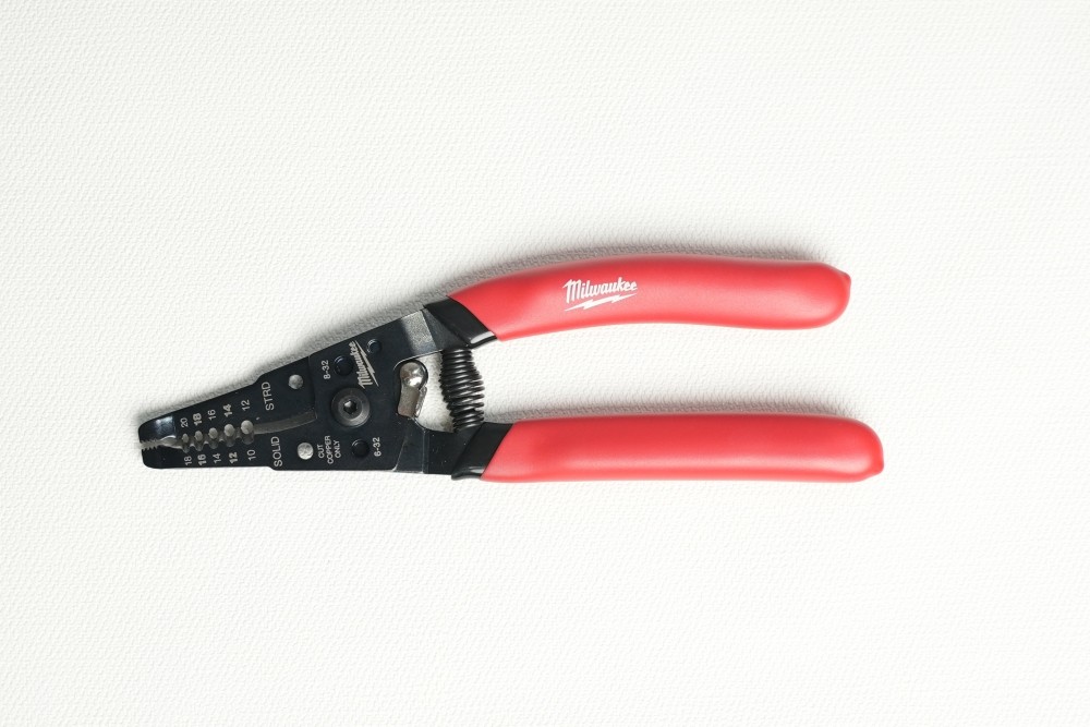 Kìm tuốt dây điện Milwaukee 48-22-6109 dài 180 mm
