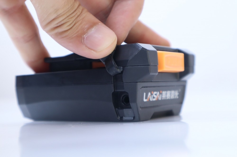 Máy cân mực laser 5 tia xanh Laisai LSG6860D – pin Li-ion 11,1 V kèm sạc