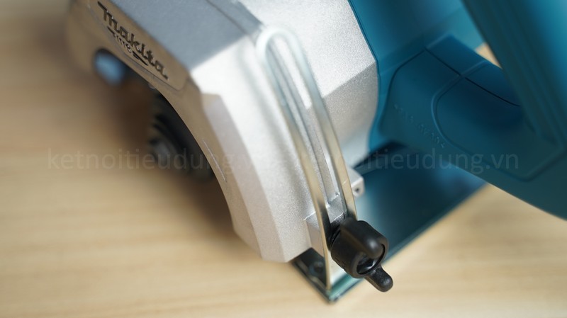 Máy cắt gạch đá Makita M4100B 110 mm