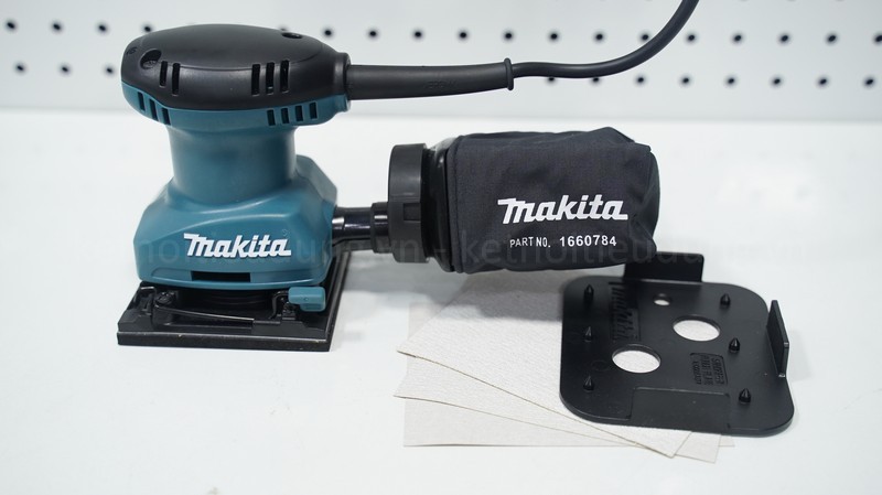 Máy chà nhám rung Makita BO4557 180 W đế 112 × 102 mm