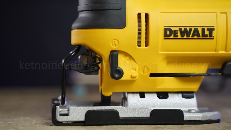 Máy cưa lọng Dewalt DWE349-B1 650W cắt gỗ 75 mm