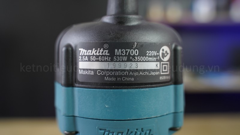 Máy đánh cạnh Makita M3700B 530W – cốt 6,35 mm, phay sâu 0–42 mm