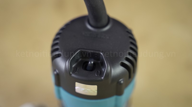 Máy đánh cạnh Makita M3700B 530W – cốt 6,35 mm, phay sâu 0–42 mm