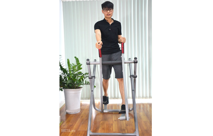Máy đi bộ trên không Xuki Gazoly