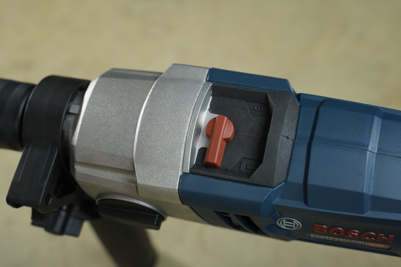 Máy khoan động lực Bosch GSB 20-2RE 800W 2 tốc độ (06011A21K1)