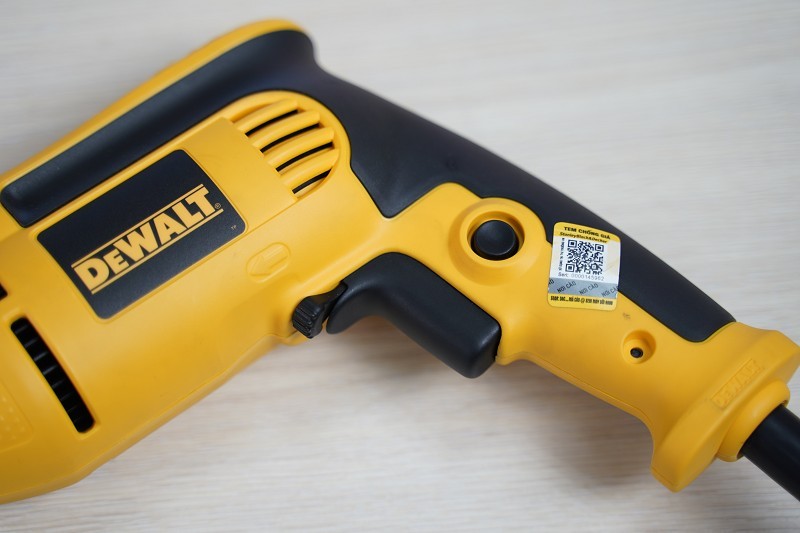 Máy khoan động lực Dewalt DWD024 650W đầu kẹp 13 mm