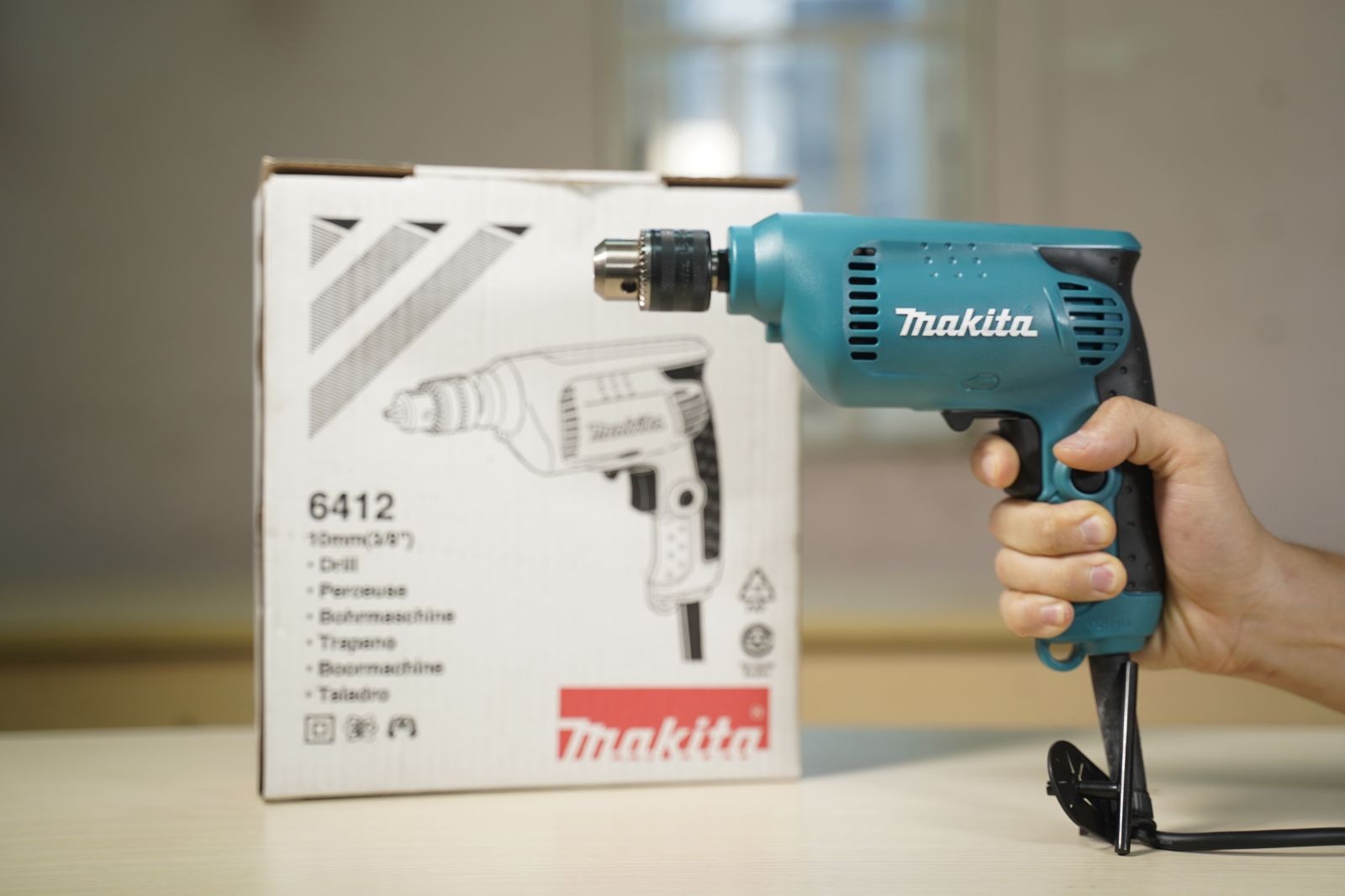 Máy khoan Makita 6412 10 mm 450 W