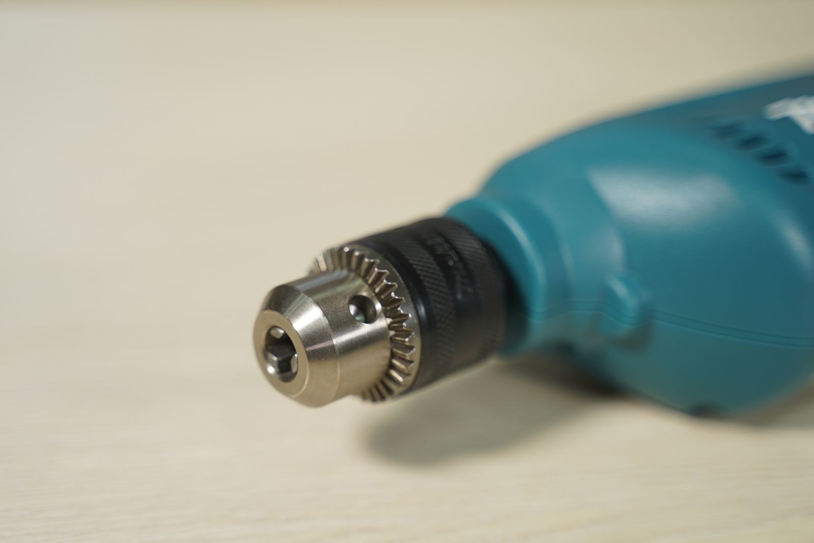 Máy khoan Makita 6412 10 mm 450 W