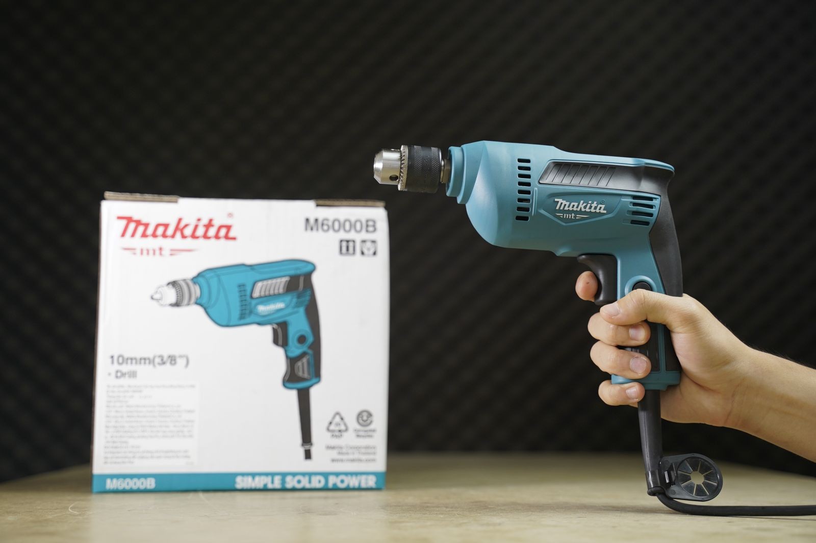 Máy khoan Makita M6000B 450W đầu kẹp 10 mm