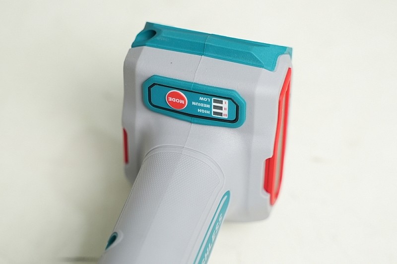 Máy mài góc dùng pin 20V Total TAGLI261021 đá 100 mm (kèm 1 pin 4.0Ah, 1 sạc)