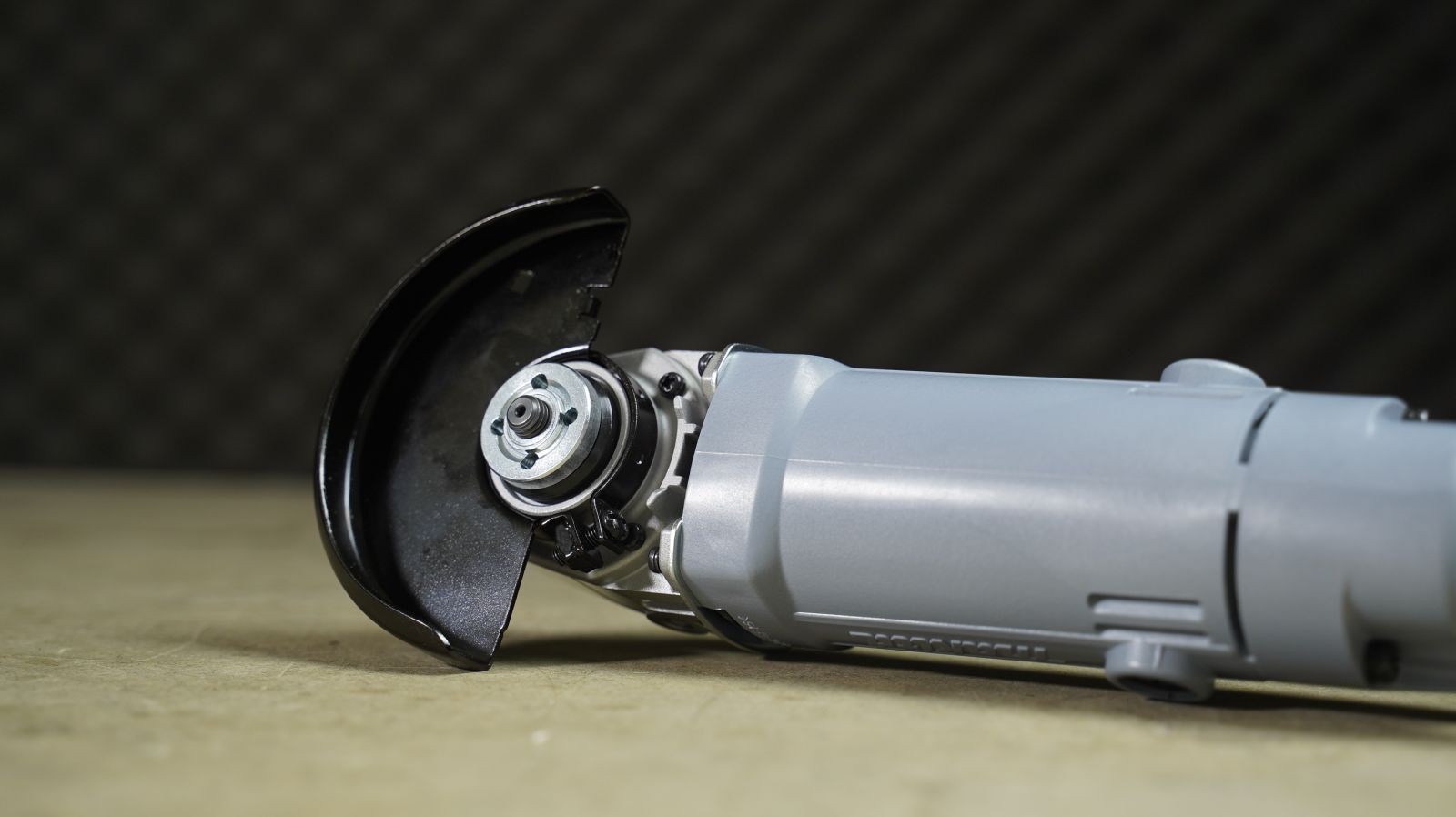 Máy mài góc Makita 9500NB 570 W đá 100 mm