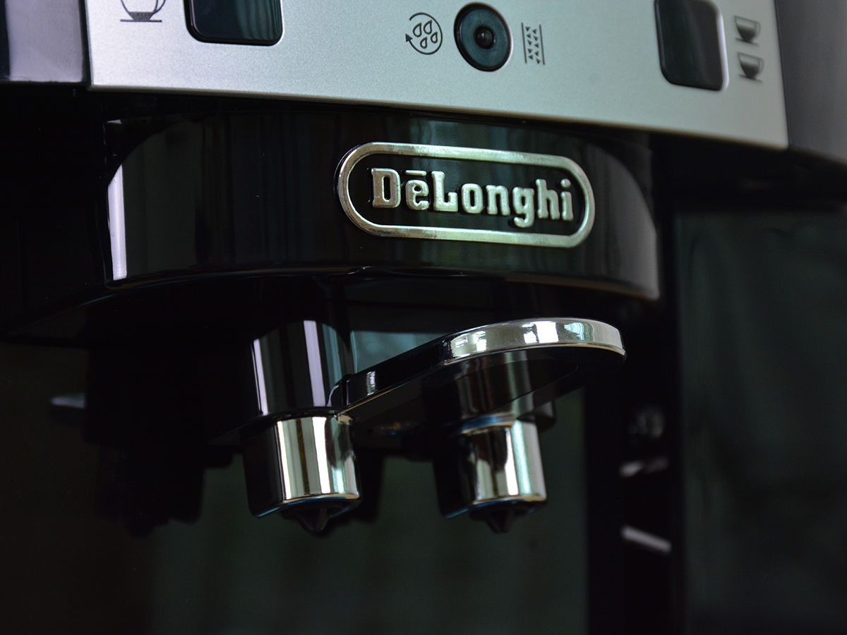 Máy pha cà phê tự động De'Longhi ECAM 22.110.B