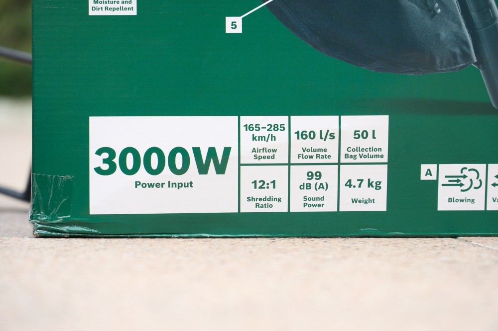 Máy thổi, hút và nghiền lá Bosch UniversalGardenTidy 3000 công suất 3000 W