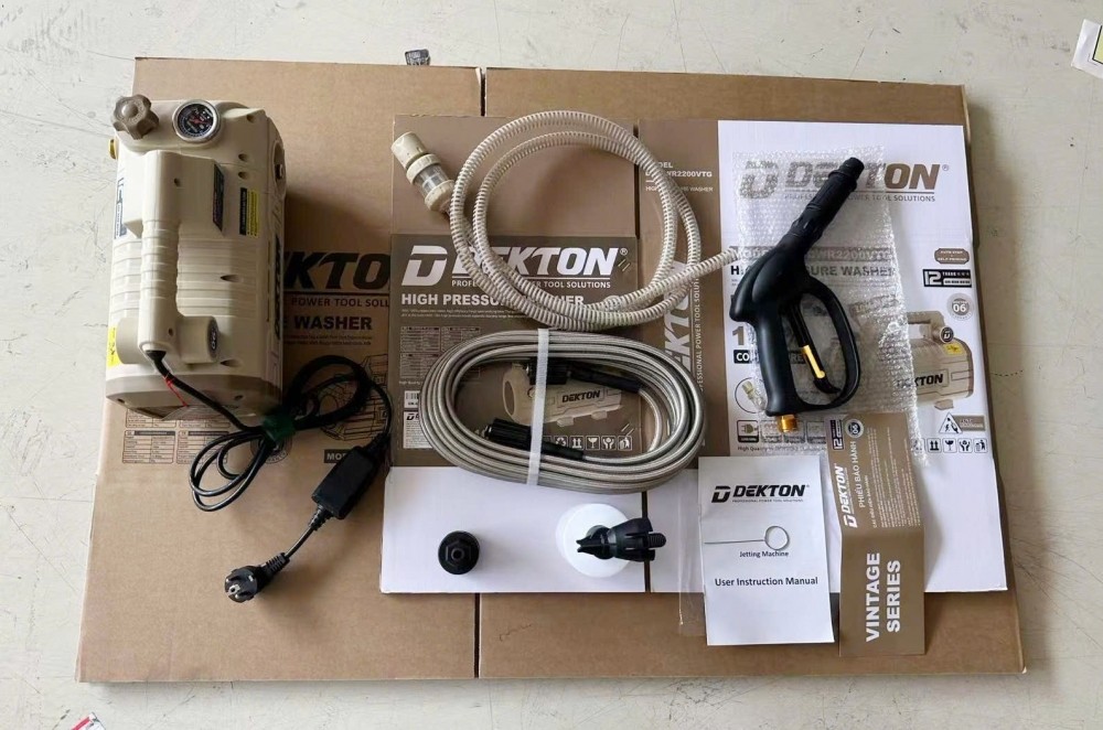 Máy xịt rửa áp lực Dekton DK-CWR2200VTG 790 W
