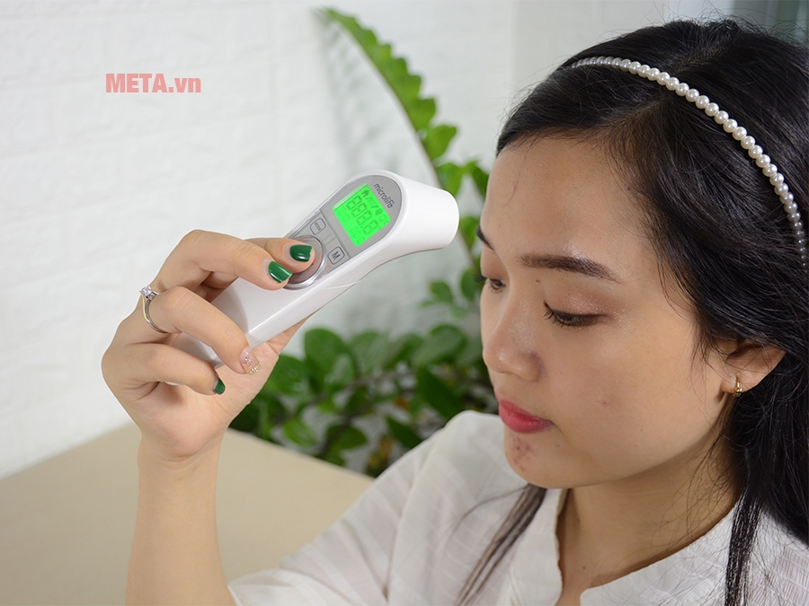 Nhiệt kế điện tử hồng ngoại đo trán Microlife NC200