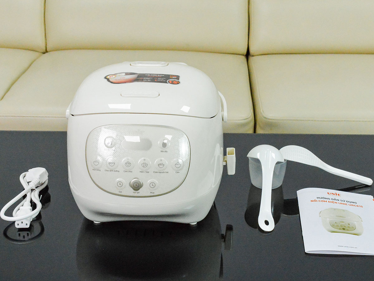 Nồi cơm điện tử lòng gốm UNIE URC815 1,5 lít