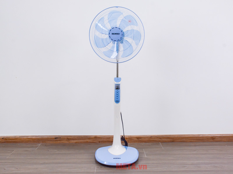 Quạt đứng Senko DR1608 7 cánh 65W có điều khiển từ xa