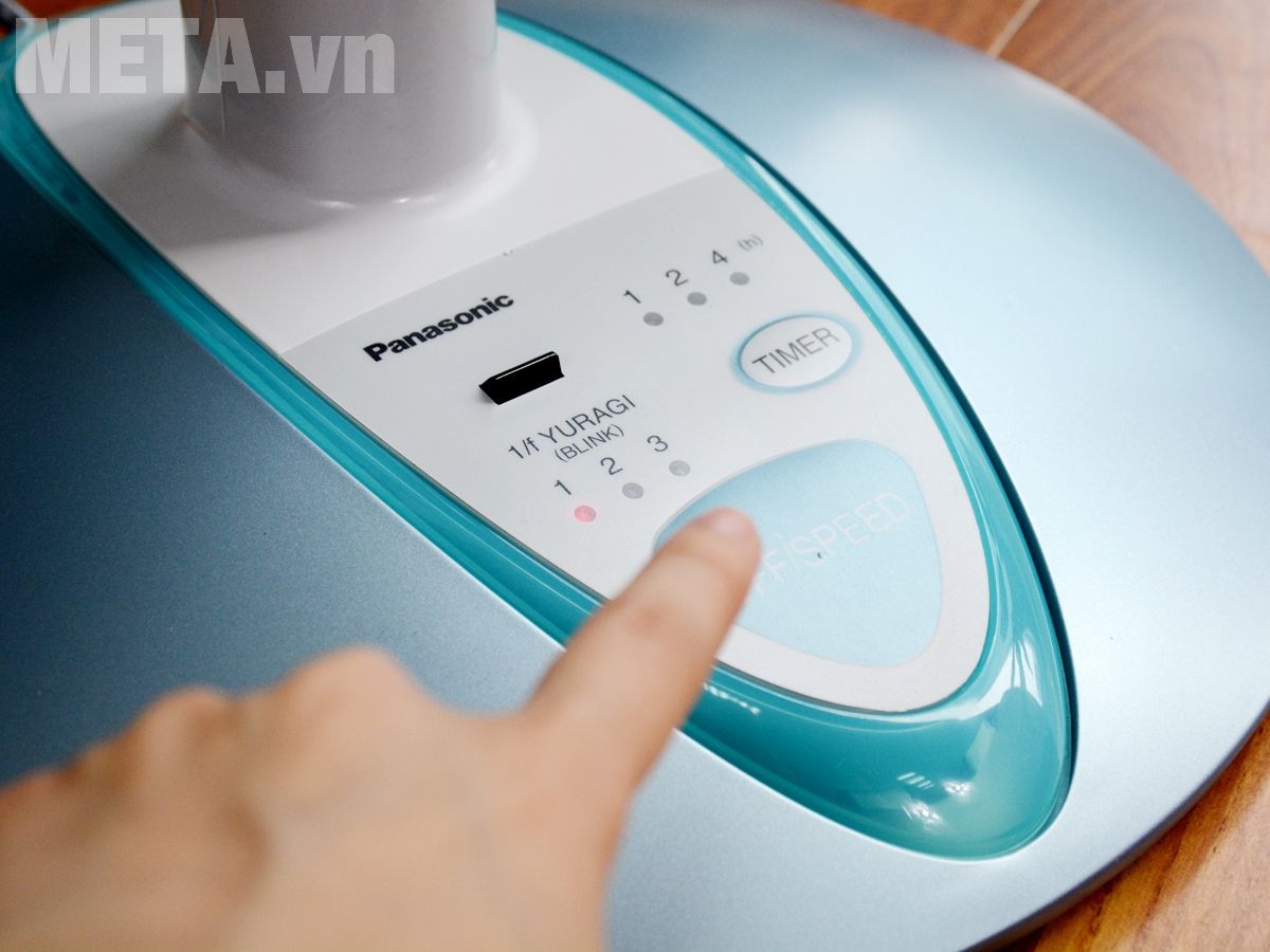 Quạt lửng Panasonic F307 có điều khiển