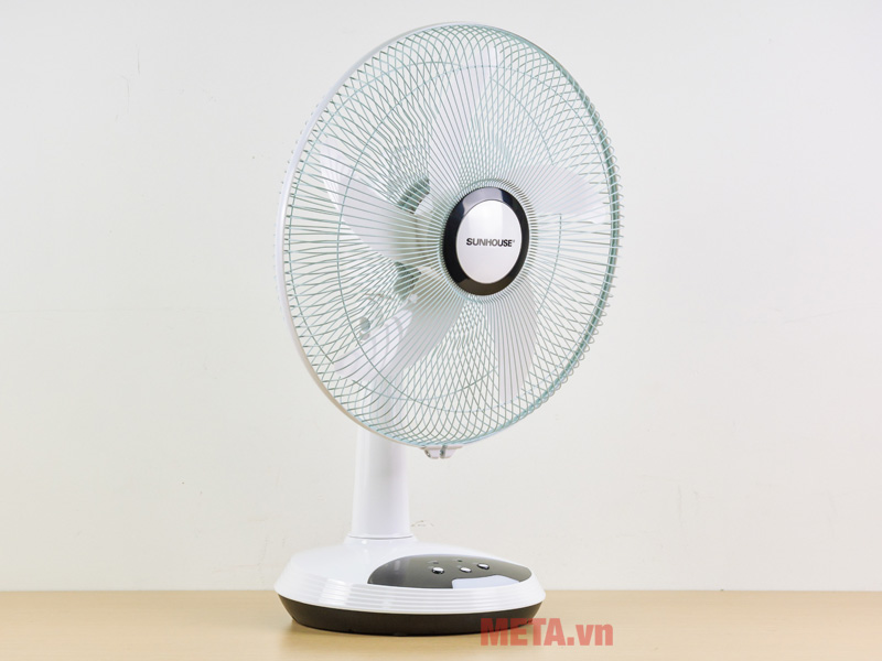Quạt sạc tích điện Sunhouse SHD7223