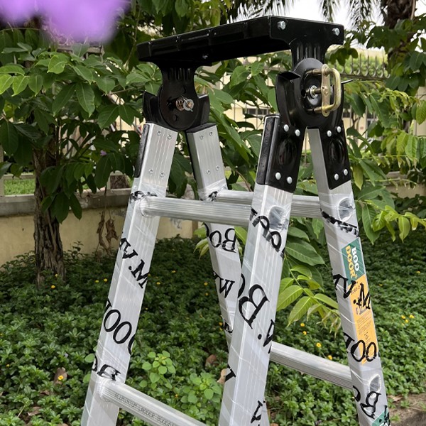 Thang nhôm chữ A Boodoor HM25 cao 2,5 m 7 bậc, tải 120 kg