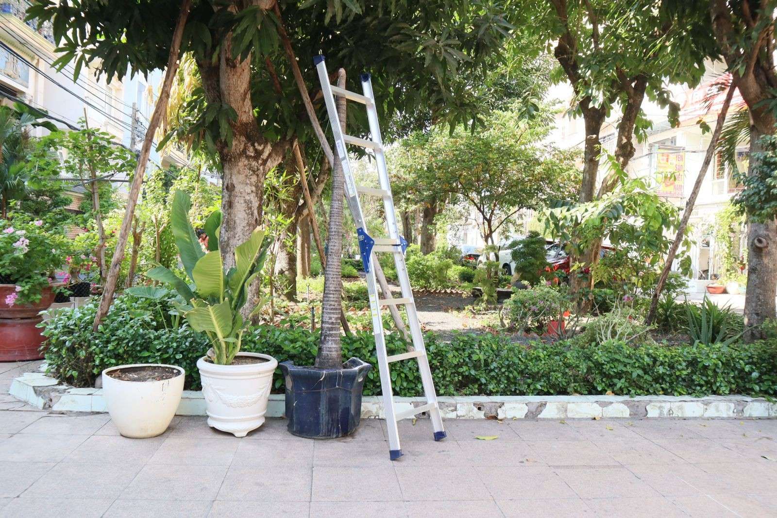 Thang nhôm chữ A IG WMT-04 2 × 4 bậc tải 100 kg