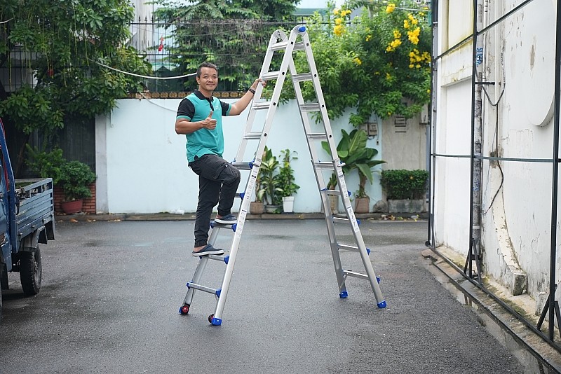Thang nhôm gấp đa năng Nikawa NKE-45 – chữ A 147–252 cm, chữ I 303–528 cm