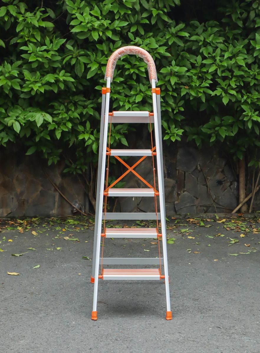 Thang nhôm ghế 5 bậc Nikawa NKA-05 – bậc trên cao 1,24 m, có tay vịn