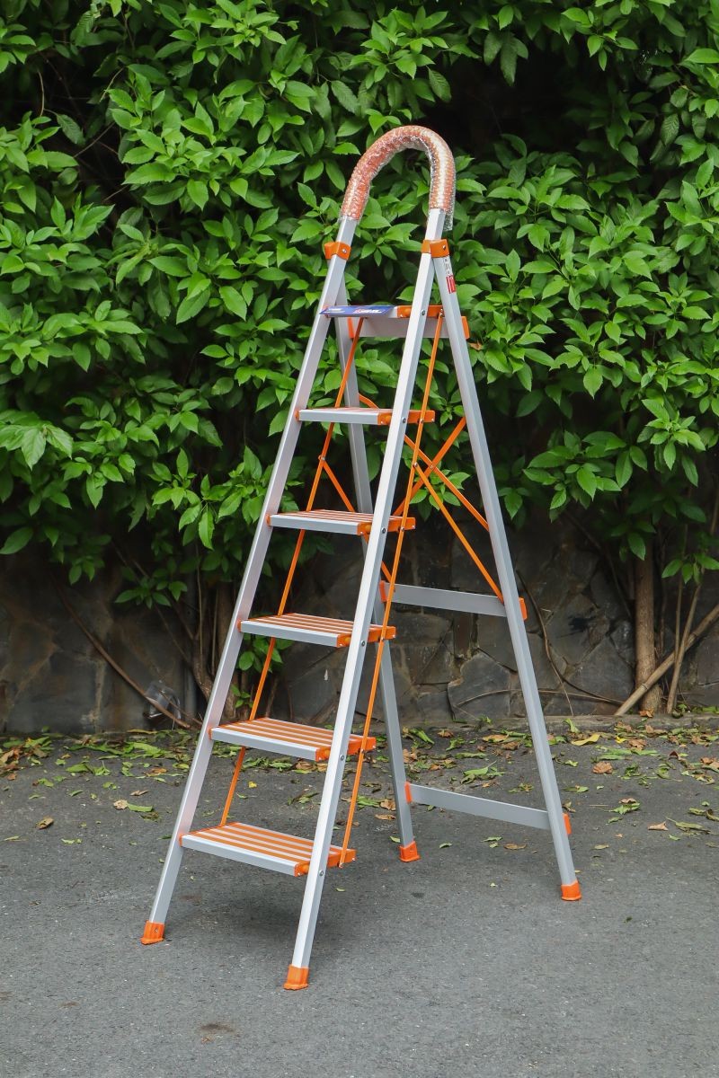 Thang nhôm ghế 6 bậc Nikawa NKA-06 – bậc trên cao 1,46 m, tải 150 kg
