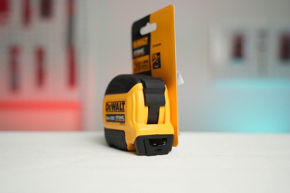 Thước cuộn thép Dewalt DWHT38118-30 8 m bản 25,4 mm
